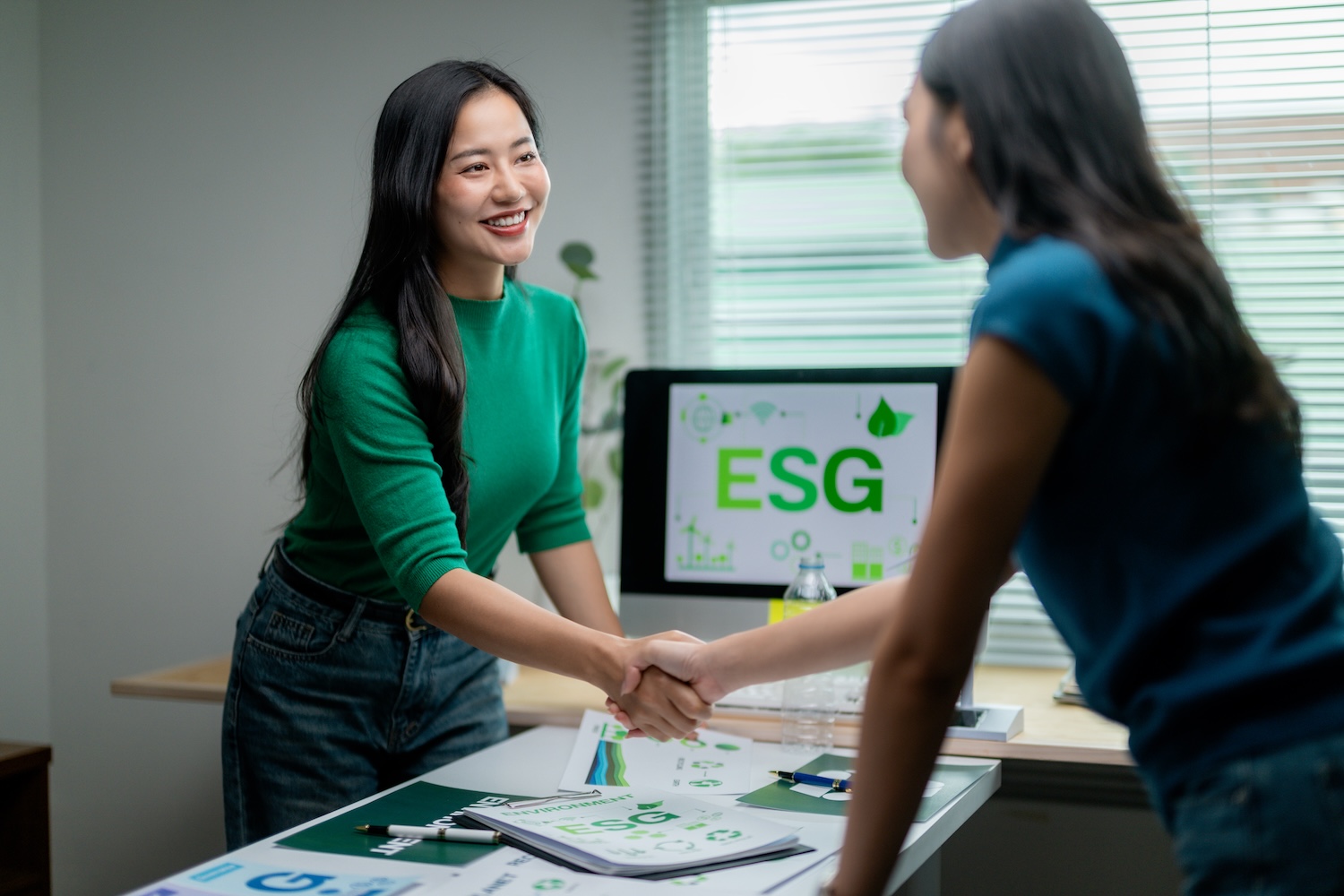 ลงทุนอย่างยั่งยืนด้วย ESG: แนวคิดที่นักลงทุนยุคใหม่ต้องรู้